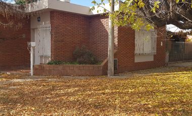 Alquilo casa de dos dormitorios