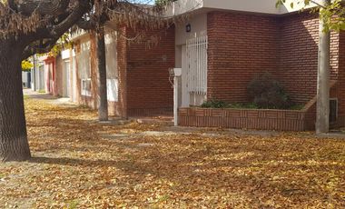 Alquilo casa de dos dormitorios