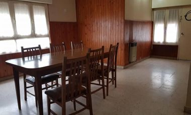 Alquilo casa de dos dormitorios