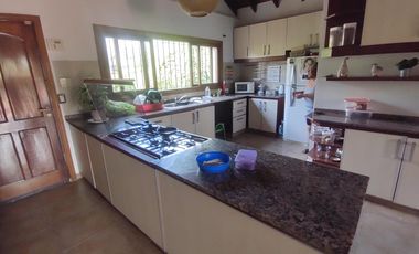 Casa en  VENTA -  4 dormitorios - Beccar