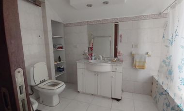 Casa en  VENTA -  4 dormitorios - Beccar