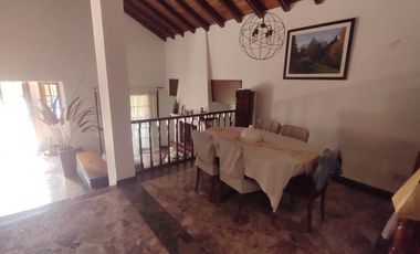 Casa en  VENTA -  4 dormitorios - Beccar