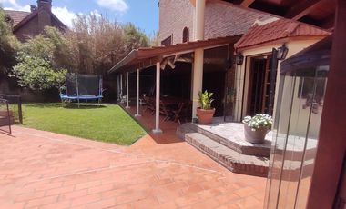 Casa en  VENTA -  4 dormitorios - Beccar