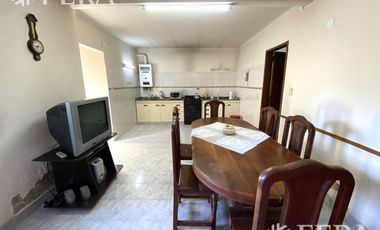 Venta de Casa 3 ambientes con jardín en Villa Domínico