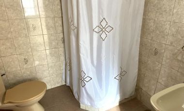 Venta de Casa 3 ambientes con jardín en Villa Domínico