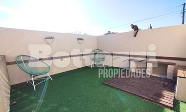 Moderno  PH 4 Ambientes con patio y terraza –  Excelente ubicación