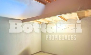 Moderno  PH 4 Ambientes con patio y terraza –  Excelente ubicación