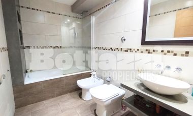 Moderno  PH 4 Ambientes con patio y terraza –  Excelente ubicación