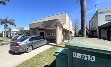 Casa en venta Cadaques (Funes Hills)