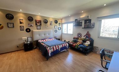 Casa en venta Cadaques (Funes Hills)