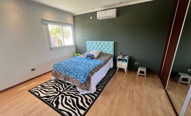 Casa en venta Cadaques (Funes Hills)