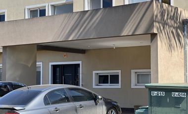 Casa en venta Cadaques (Funes Hills)