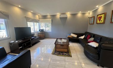 Casa en venta Cadaques (Funes Hills)