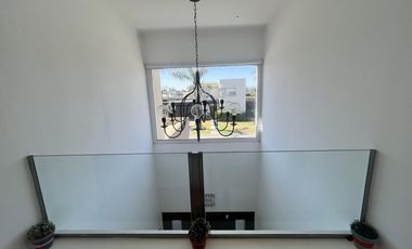 Casa en venta Cadaques (Funes Hills)