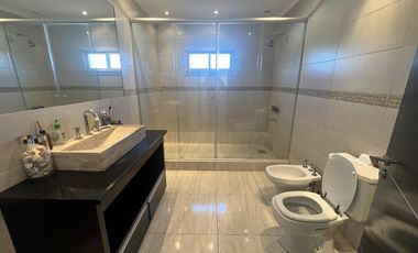 Casa en venta Cadaques (Funes Hills)