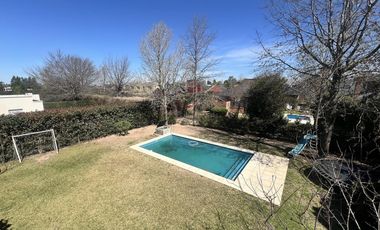 Casa en venta Cadaques (Funes Hills)