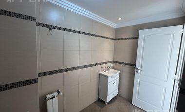 Venta departamento 3 ambientes con balcón en Wilde