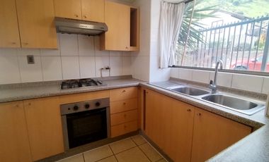 HERMOSA  CASA EN VENTA CON VISTA PANORÁMICA AL VALLE