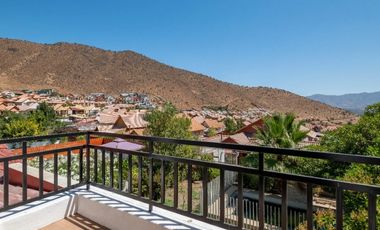 HERMOSA  CASA EN VENTA CON VISTA PANORÁMICA AL VALLE