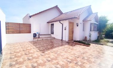 HERMOSA  CASA EN VENTA CON VISTA PANORÁMICA AL VALLE