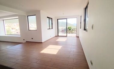 HERMOSA  CASA EN VENTA CON VISTA PANORÁMICA AL VALLE