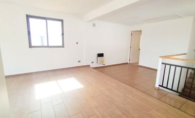 HERMOSA  CASA EN VENTA CON VISTA PANORÁMICA AL VALLE