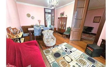 CASA 2 PISOS -4 DOR -1 BAÑO - PATIO