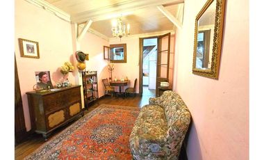 CASA 2 PISOS -4 DOR -1 BAÑO - PATIO