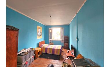 CASA 2 PISOS -4 DOR -1 BAÑO - PATIO