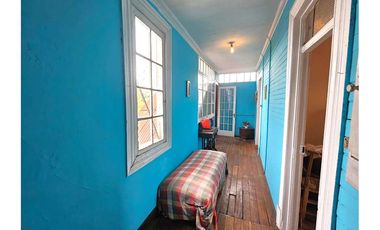 CASA 2 PISOS -4 DOR -1 BAÑO - PATIO