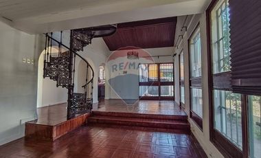 Amplia y comoda casa en Vitacura