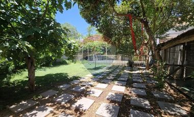 Arriendo casa con jardín y piscina en Chicureo