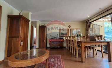 Arriendo casa con jardín y piscina en Chicureo