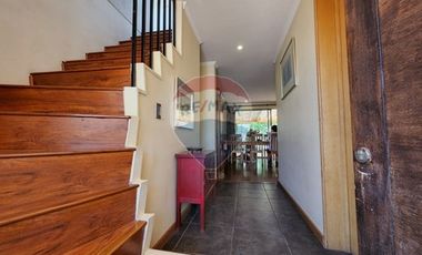 Arriendo casa con jardín y piscina en Chicureo