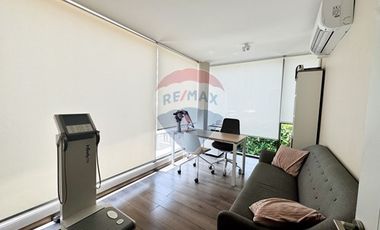 Oficina en Arriendo Antonio Bellet(3P+2B+1E)