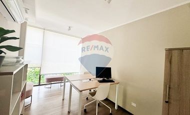 Oficina en Arriendo Antonio Bellet(3P+2B+1E)