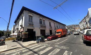 Venta de edificio con locales comerciales en Valparaíso