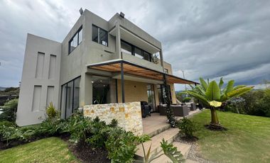 Vendo casa en Macadamia del Río, La Calera