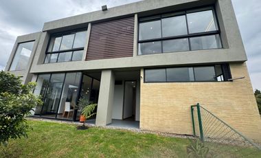 Vendo casa en Macadamia del Río, La Calera