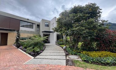 Vendo casa en Macadamia del Río, La Calera