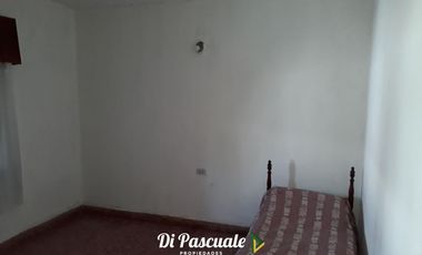 VENTA Casa 4 Ambientes con Dependencia - Moreno Sur