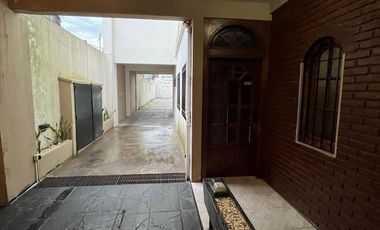 Departamento 3 ambientes en semipiso reciclado con 2 cocheras en venta - Wilde