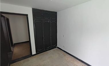 VENTA ALMPLIA CASA COMERCIAL SECTOR LA ELVIRA AV. 30 DE AGOSTO PEREIRA