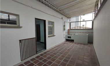 VENTA ALMPLIA CASA COMERCIAL SECTOR LA ELVIRA AV. 30 DE AGOSTO PEREIRA