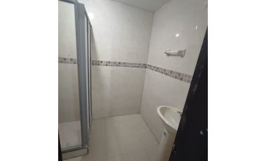 VENTA ALMPLIA CASA COMERCIAL SECTOR LA ELVIRA AV. 30 DE AGOSTO PEREIRA