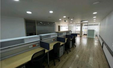 ARRIENDO OFICINA 115m2 SEMIAMOBLADA WTC CHICO