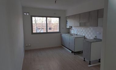 Venta 2 dormitorios centro - Cañada De Gomez