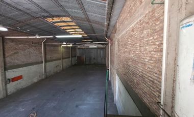 Galpón - Luis Guillon