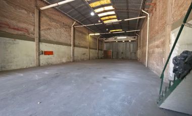 Galpón - Luis Guillon