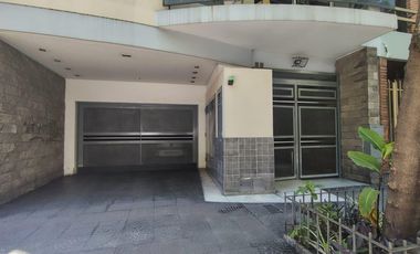 Alquiler departamento 4 ambientes con cochera en Caballito